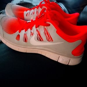 Men's size 11 Nike, New